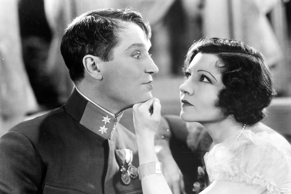 smiling lieutenant 1200x800