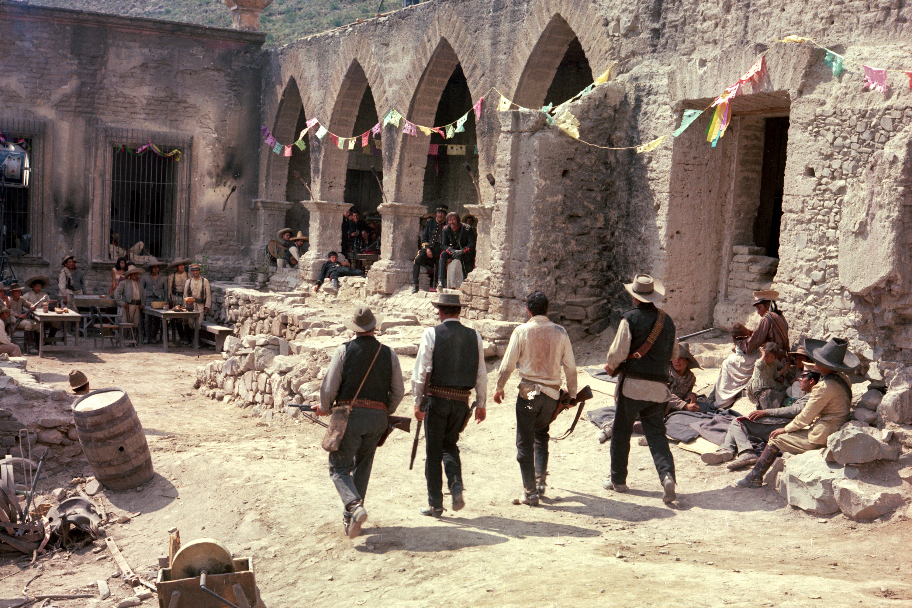 Wild Bunch to battle 3000x2000